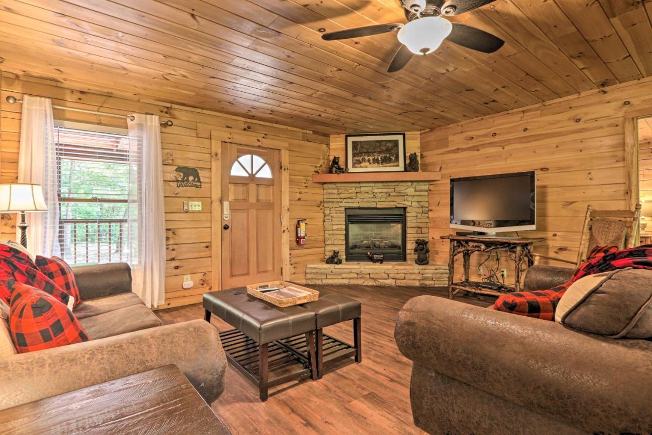 With Deck And Fireplace Less Than 3 Mi To Dollywood! Ferienhaus