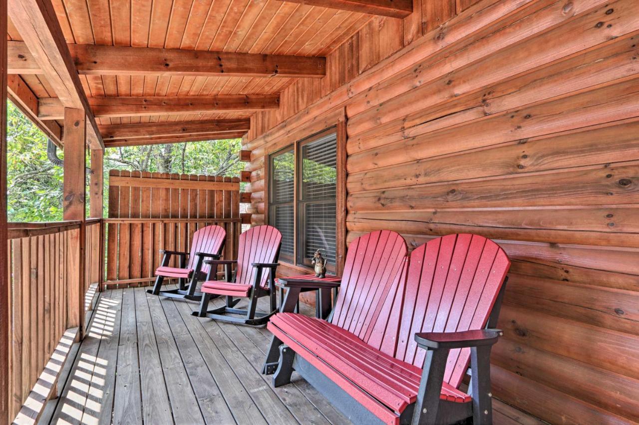 With Deck And Fireplace Less Than 3 Mi To Dollywood! Pigeon Forge